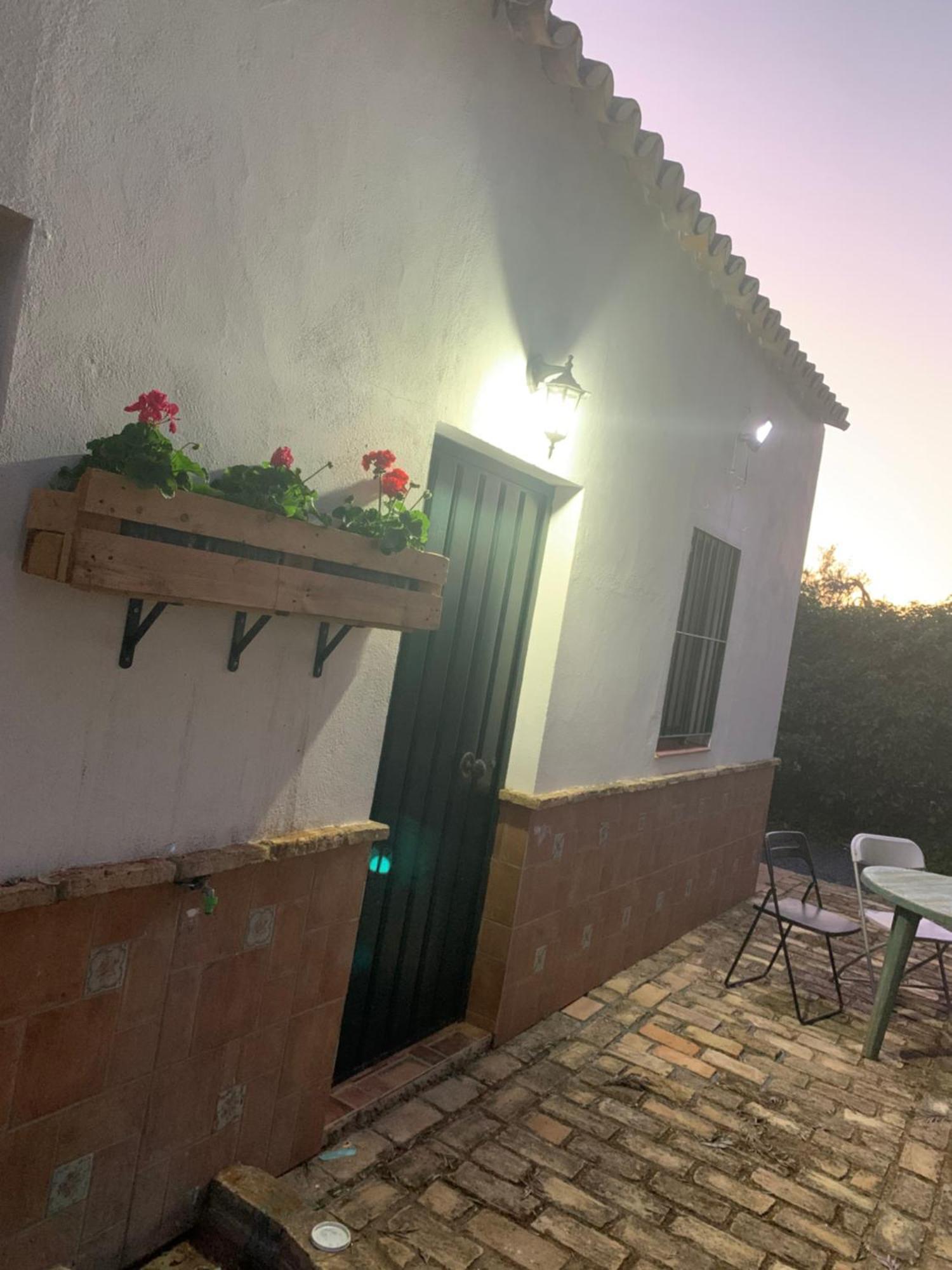 Casa Los Laureles Pilas Luaran gambar
