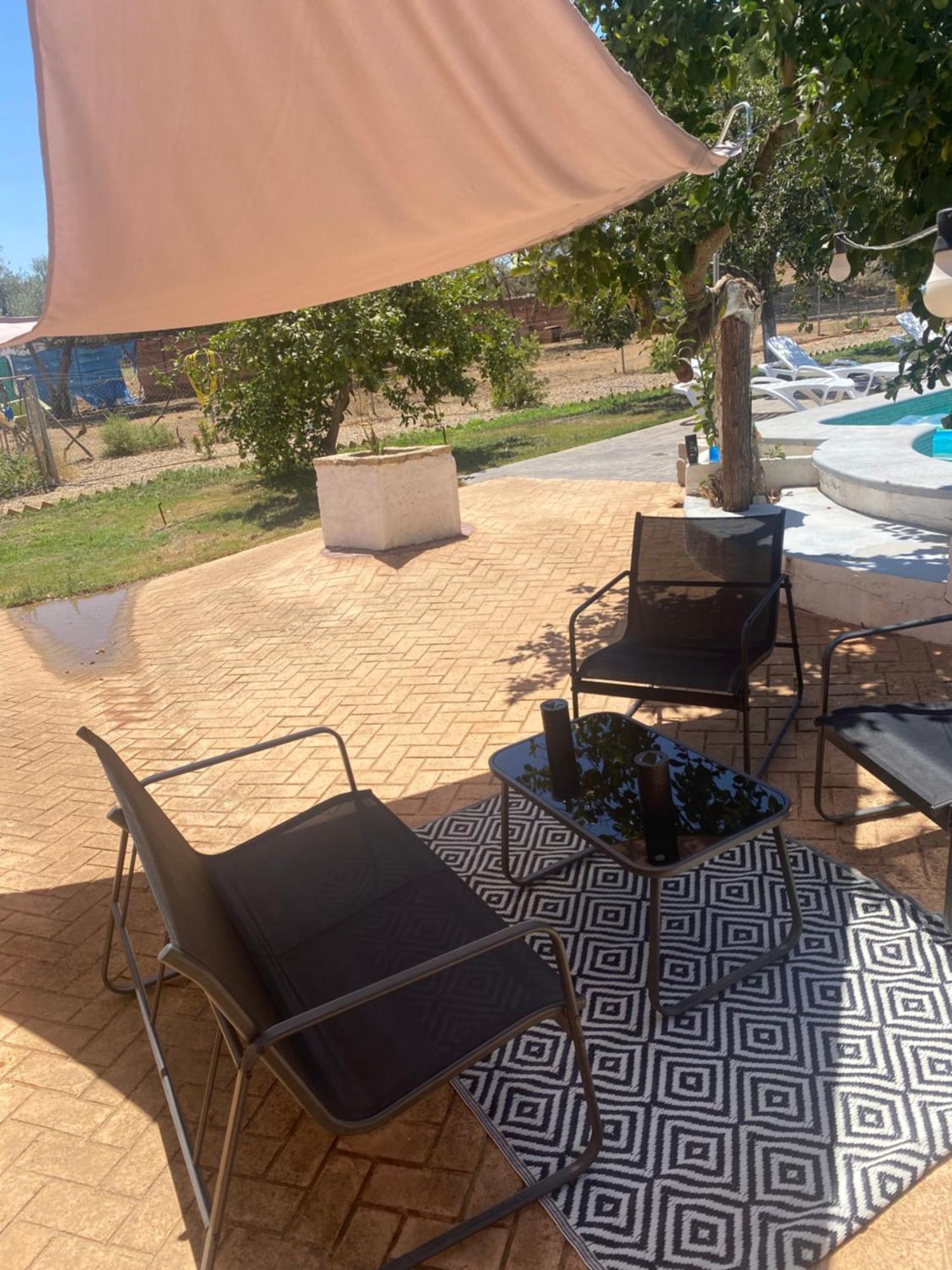 Casa Los Laureles Pilas Luaran gambar