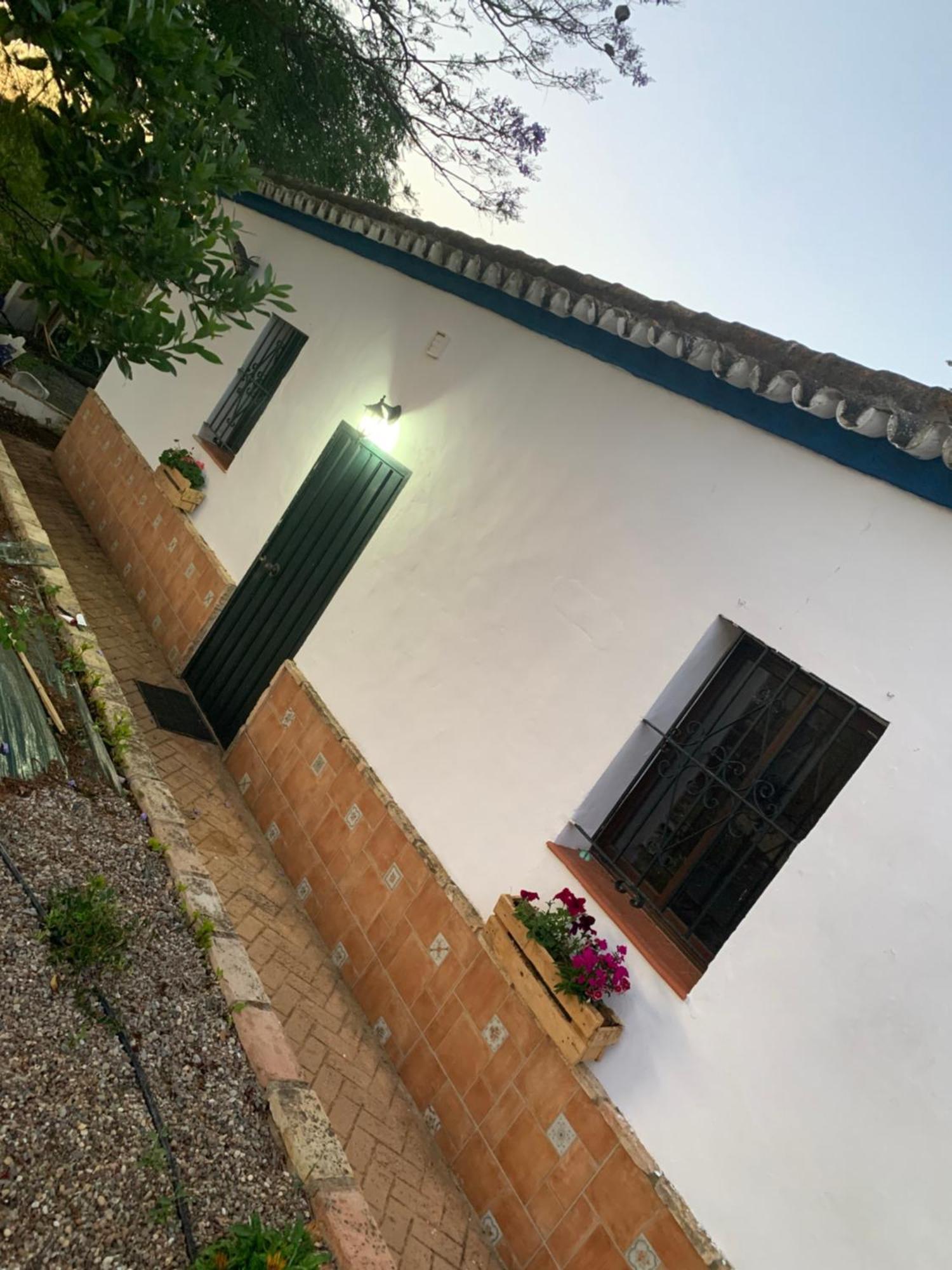 Casa Los Laureles Pilas Luaran gambar