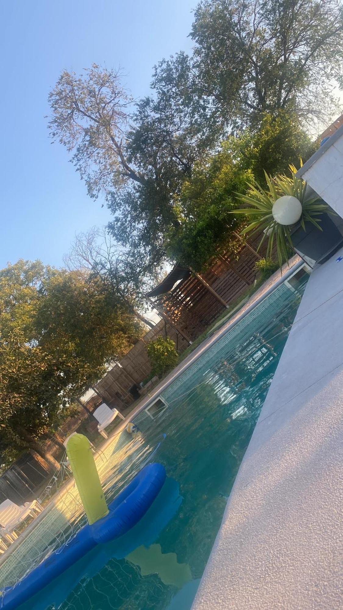 Casa Los Laureles Pilas Luaran gambar