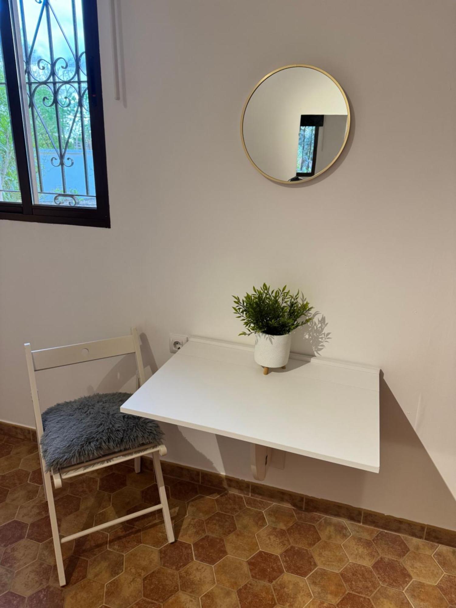 Casa Los Laureles Pilas Luaran gambar